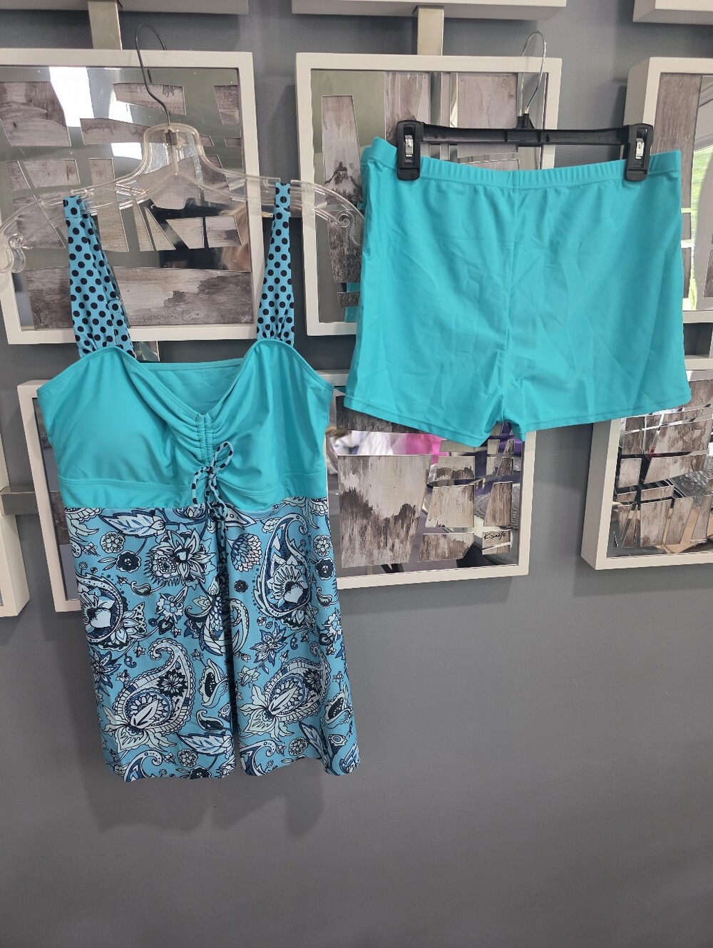 Turquoise Paisley Tankini Set with Solid Swim Shorts. 2XL.  New
